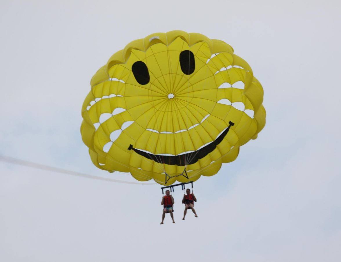 Parasailing with Crazyshark